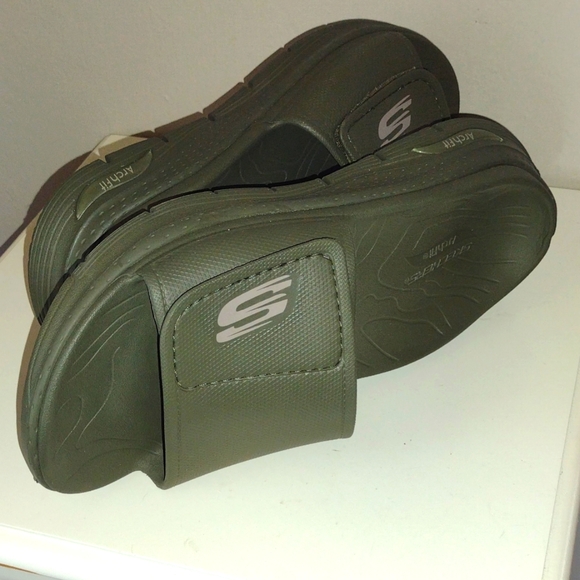 Skechers slides  mens size 9 - Picture 2 of 3